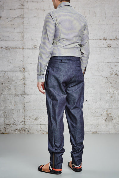 ssfw 153: relaxed fit trousers made from organic cotton