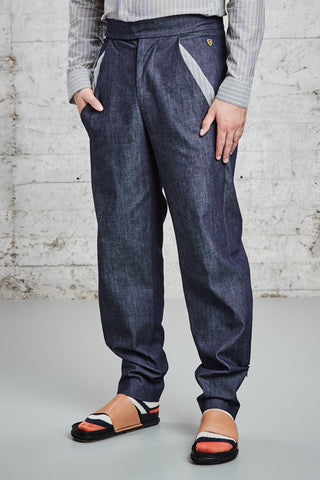 ssfw 153: relaxed fit trousers made from organic cotton