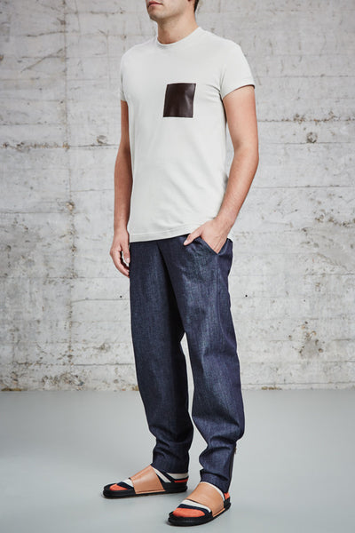 ssfw 157: t-shirt with lambskin chest pocket made from 100% organic pique cotton